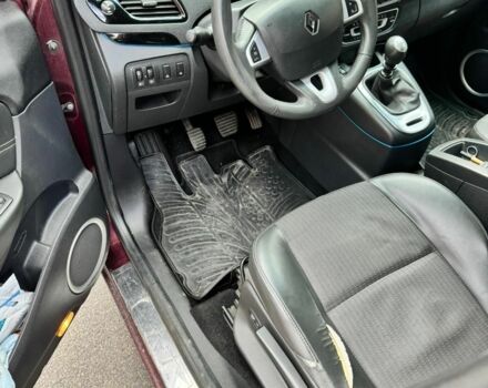 Червоний Рено Гранд Сценік, об'ємом двигуна 0 л та пробігом 335 тис. км за 7850 $, фото 6 на Automoto.ua