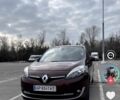 Красный Рено Гранд Сценик, объемом двигателя 1.6 л и пробегом 269 тыс. км за 11977 $, фото 1 на Automoto.ua