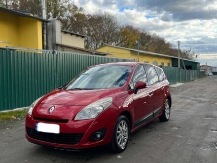Рено Гранд Сценик 2009 в Ровно на Automoto.ua Красный Рено Гранд Сценик, объемом двигателя 1.4 л и пробегом 210 тыс. км за 3850 $, фото 1 на Automoto.ua