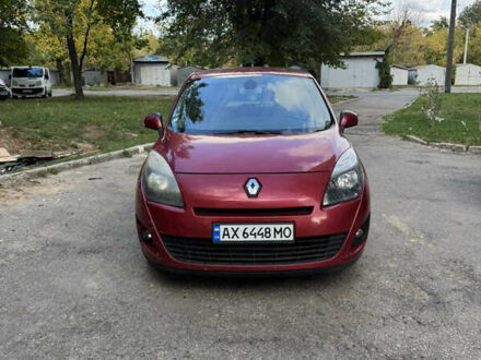 Рено Гранд Сценик 2009 в Харькове на Automoto.ua Красный Рено Гранд Сценик, объемом двигателя 1.87 л и пробегом 286 тыс. км за 5450 $, фото 1 на Automoto.ua
