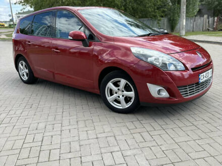Рено Гранд Сценік 2010 у Черкасах на Automoto.ua Червоний Рено Гранд Сценік, об'ємом двигуна 1.46 л та пробігом 260 тис. км за 7800 $, фото 1 на Automoto.ua