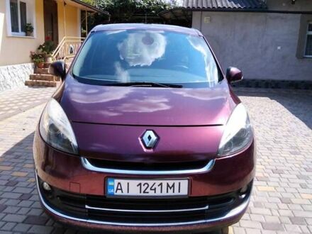 Рено Гранд Сценик 2012 в Каменце-Подольском на Automoto.ua Красный Рено Гранд Сценик, объемом двигателя 1.5 л и пробегом 235 тыс. км за 8300 $, фото 1 на Automoto.ua
