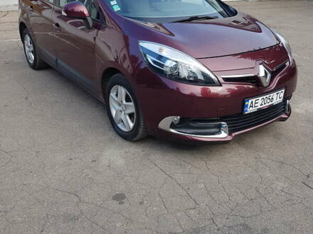 Рено Гранд Сценик 2013 в Кривом Роге на Automoto.ua Красный Рено Гранд Сценик, объемом двигателя 1.6 л и пробегом 186 тыс. км за 10200 $, фото 1 на Automoto.ua