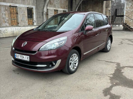 Червоний Рено Гранд Сценік, об'ємом двигуна 1.6 л та пробігом 280 тис. км за 7500 $, фото 1 на Automoto.ua