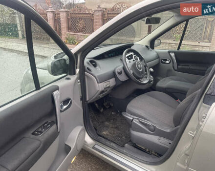 Рено Гранд Сценик, объемом двигателя 2 л и пробегом 249 тыс. км за 5300 $, фото 4 на Automoto.ua