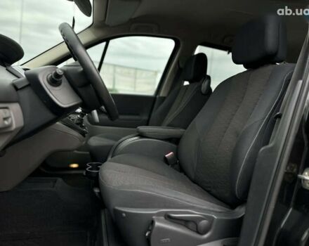 Рено Гранд Сценик, объемом двигателя 2 л и пробегом 211 тыс. км за 5900 $, фото 23 на Automoto.ua