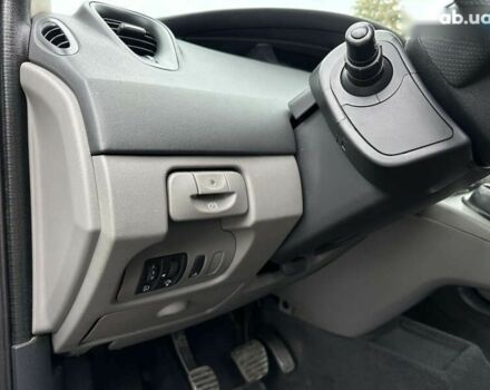 Рено Гранд Сценик, объемом двигателя 2 л и пробегом 211 тыс. км за 5900 $, фото 26 на Automoto.ua