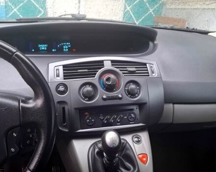 Рено Гранд Сценик, объемом двигателя 1.6 л и пробегом 0 тыс. км за 6300 $, фото 6 на Automoto.ua