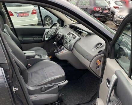 Рено Гранд Сценик, объемом двигателя 2 л и пробегом 264 тыс. км за 5899 $, фото 28 на Automoto.ua