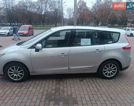 Рено Гранд Сценик, объемом двигателя 2 л и пробегом 238 тыс. км за 7550 $, фото 3 на Automoto.ua