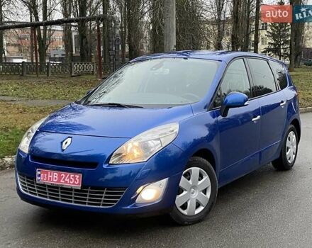 Рено Гранд Сценик, объемом двигателя 2 л и пробегом 200 тыс. км за 7999 $, фото 1 на Automoto.ua