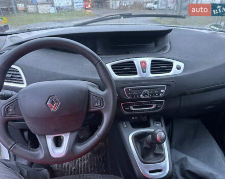 Рено Гранд Сценик, объемом двигателя 0 л и пробегом 134 тыс. км за 4950 $, фото 8 на Automoto.ua