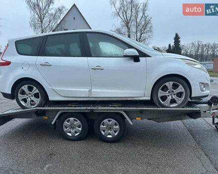 Рено Гранд Сценик, объемом двигателя 0 л и пробегом 134 тыс. км за 4950 $, фото 2 на Automoto.ua