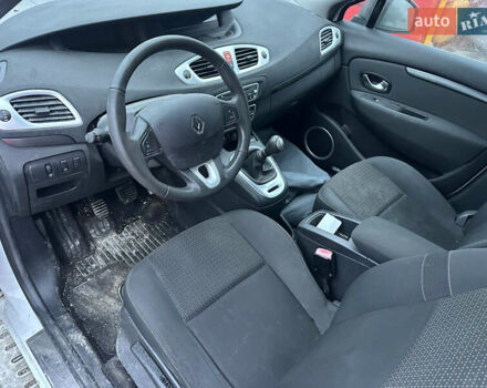 Рено Гранд Сценик, объемом двигателя 0 л и пробегом 134 тыс. км за 4950 $, фото 10 на Automoto.ua