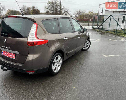Рено Гранд Сценик, объемом двигателя 1.6 л и пробегом 180 тыс. км за 8200 $, фото 18 на Automoto.ua