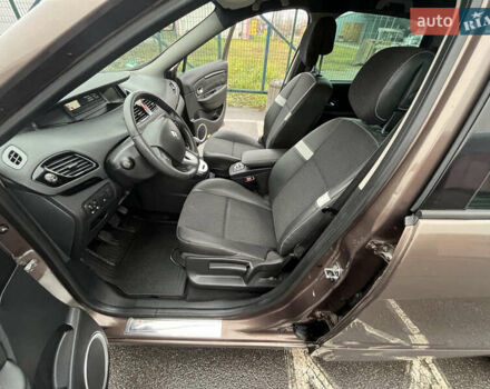 Рено Гранд Сценик, объемом двигателя 1.6 л и пробегом 180 тыс. км за 8200 $, фото 25 на Automoto.ua