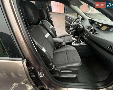 Рено Гранд Сценик, объемом двигателя 1.6 л и пробегом 180 тыс. км за 8200 $, фото 29 на Automoto.ua