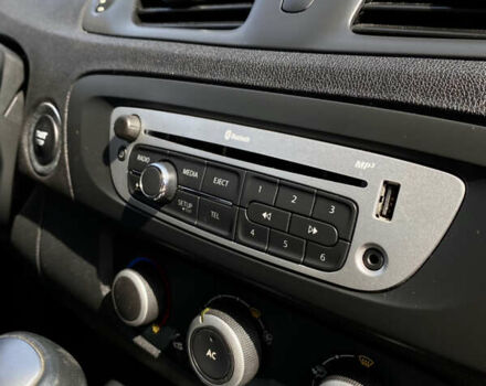 Рено Гранд Сценик, объемом двигателя 1.6 л и пробегом 232 тыс. км за 9300 $, фото 16 на Automoto.ua