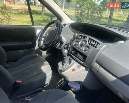 Рено Гранд Сценик, объемом двигателя 2 л и пробегом 281 тыс. км за 3500 $, фото 1 на Automoto.ua