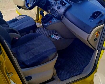 Желтый Рено Гранд Сценик, объемом двигателя 1.9 л и пробегом 226 тыс. км за 6000 $, фото 3 на Automoto.ua