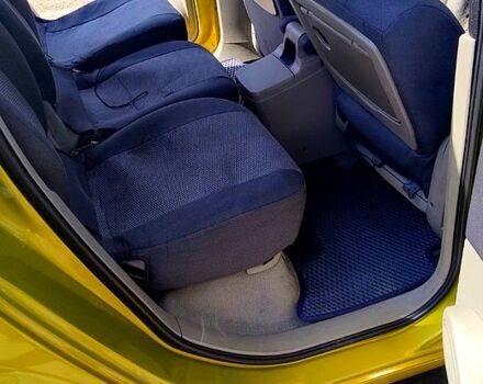 Желтый Рено Гранд Сценик, объемом двигателя 1.9 л и пробегом 226 тыс. км за 6000 $, фото 5 на Automoto.ua