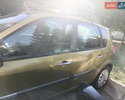 Желтый Рено Гранд Сценик, объемом двигателя 2 л и пробегом 240 тыс. км за 5000 $, фото 1 на Automoto.ua