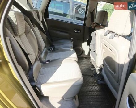 Желтый Рено Гранд Сценик, объемом двигателя 2 л и пробегом 240 тыс. км за 5000 $, фото 2 на Automoto.ua