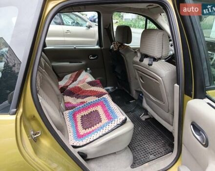 Желтый Рено Гранд Сценик, объемом двигателя 2 л и пробегом 240 тыс. км за 5000 $, фото 5 на Automoto.ua