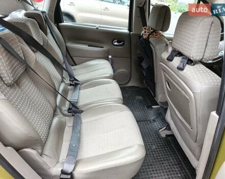 Желтый Рено Гранд Сценик, объемом двигателя 2 л и пробегом 240 тыс. км за 5000 $, фото 3 на Automoto.ua