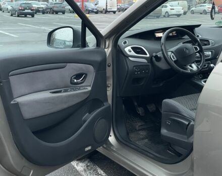 Сірий Рено Гранд Сценік, об'ємом двигуна 1.6 л та пробігом 273 тис. км за 8000 $, фото 7 на Automoto.ua