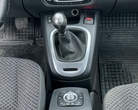 Сірий Рено Гранд Сценік, об'ємом двигуна 1.6 л та пробігом 273 тис. км за 8000 $, фото 5 на Automoto.ua