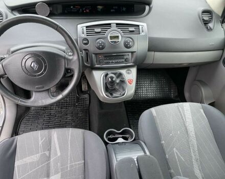 Сірий Рено Гранд Сценік, об'ємом двигуна 1.9 л та пробігом 290 тис. км за 4400 $, фото 10 на Automoto.ua