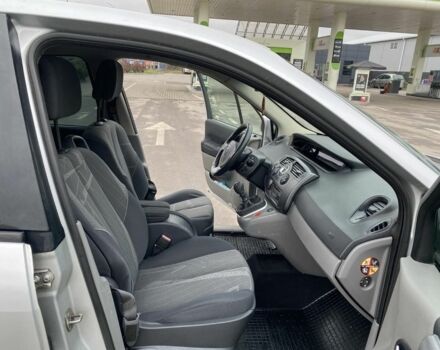 Сірий Рено Гранд Сценік, об'ємом двигуна 1.9 л та пробігом 290 тис. км за 4400 $, фото 8 на Automoto.ua