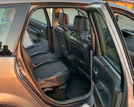 Рено Гранд Сценик 2004 в Теребовле на Automoto.ua Серый Рено Гранд Сценик, объемом двигателя 0 л и пробегом 300 тыс. км за 4600 $, фото 4 на Automoto.ua