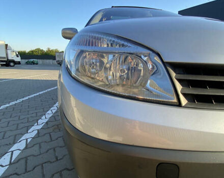 Серый Рено Гранд Сценик, объемом двигателя 2 л и пробегом 260 тыс. км за 4200 $, фото 9 на Automoto.ua