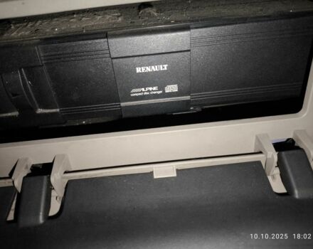 Сірий Рено Гранд Сценік, об'ємом двигуна 1.9 л та пробігом 158 тис. км за 1982 $, фото 7 на Automoto.ua