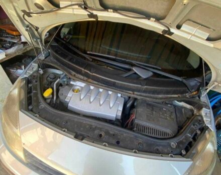 Серый Рено Гранд Сценик, объемом двигателя 1.6 л и пробегом 230 тыс. км за 5000 $, фото 3 на Automoto.ua