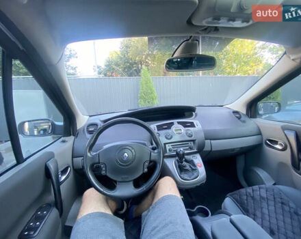 Серый Рено Гранд Сценик, объемом двигателя 2 л и пробегом 260 тыс. км за 4200 $, фото 14 на Automoto.ua