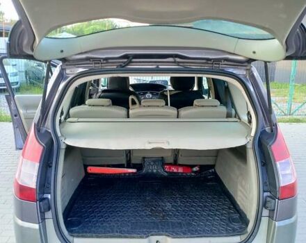 Серый Рено Гранд Сценик, объемом двигателя 1.6 л и пробегом 400 тыс. км за 4500 $, фото 11 на Automoto.ua