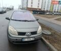 Серый Рено Гранд Сценик, объемом двигателя 1.6 л и пробегом 250 тыс. км за 4500 $, фото 1 на Automoto.ua