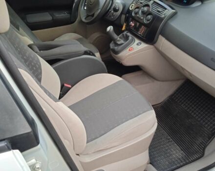 Серый Рено Гранд Сценик, объемом двигателя 1.6 л и пробегом 225 тыс. км за 4300 $, фото 18 на Automoto.ua