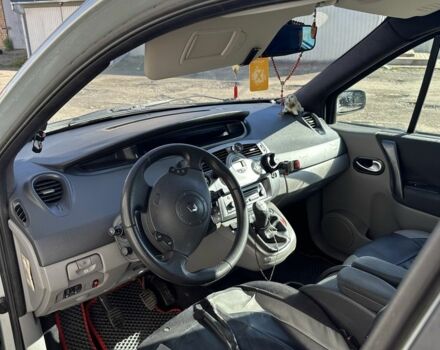 Серый Рено Гранд Сценик, объемом двигателя 1.6 л и пробегом 257 тыс. км за 3999 $, фото 7 на Automoto.ua