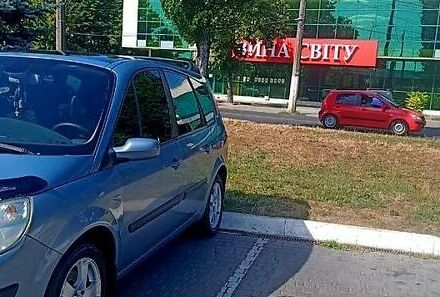 Рено Гранд Сценик 2004 в Одессе на Automoto.ua Серый Рено Гранд Сценик, объемом двигателя 2 л и пробегом 295 тыс. км за 5500 $, фото 1 на Automoto.ua