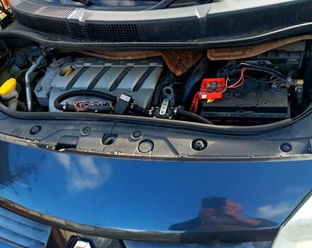 Сірий Рено Гранд Сценік, об'ємом двигуна 2 л та пробігом 210 тис. км за 5000 $, фото 4 на Automoto.ua