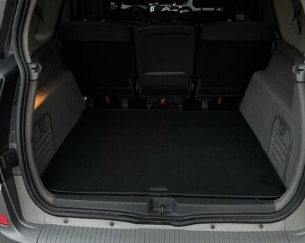 Серый Рено Гранд Сценик, объемом двигателя 1.6 л и пробегом 212 тыс. км за 4500 $, фото 12 на Automoto.ua