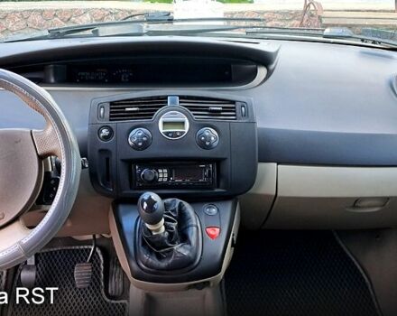 Серый Рено Гранд Сценик, объемом двигателя 1.9 л и пробегом 392 тыс. км за 4650 $, фото 3 на Automoto.ua