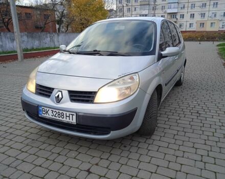 Серый Рено Гранд Сценик, объемом двигателя 1.6 л и пробегом 225 тыс. км за 4300 $, фото 4 на Automoto.ua