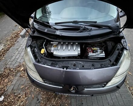 Серый Рено Гранд Сценик, объемом двигателя 1.6 л и пробегом 212 тыс. км за 4500 $, фото 3 на Automoto.ua