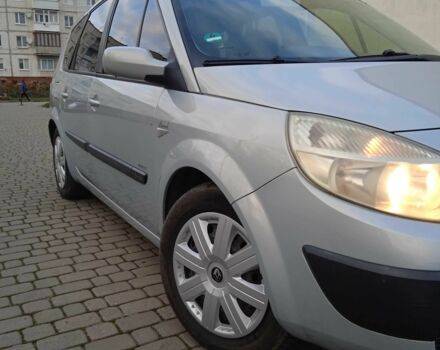 Серый Рено Гранд Сценик, объемом двигателя 1.6 л и пробегом 225 тыс. км за 4300 $, фото 7 на Automoto.ua