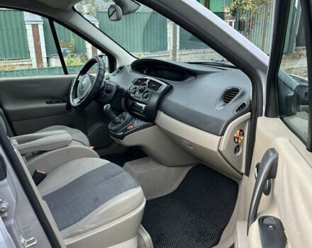 Сірий Рено Гранд Сценік, об'ємом двигуна 1.6 л та пробігом 181 тис. км за 4900 $, фото 12 на Automoto.ua